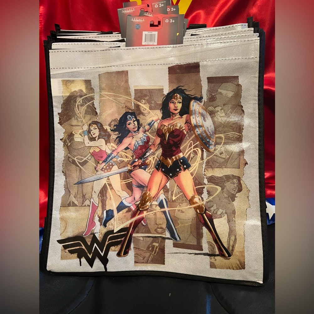Wonder Woman Reusable Shopping Tote Bag with Handles Brand New! 2-sided Bag.